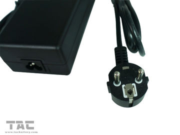 Venda a quente Carregadores portáteis de bateria de 36V / 43.8V, Carregador de bateria de motocicleta personalizado