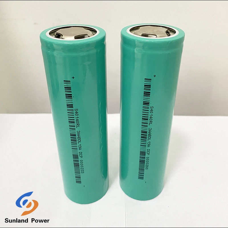 3.0V 15Ah Bateria de íons de sódio cilíndrica 40140 Bateria com taxa de 3C para sistema de energia solar