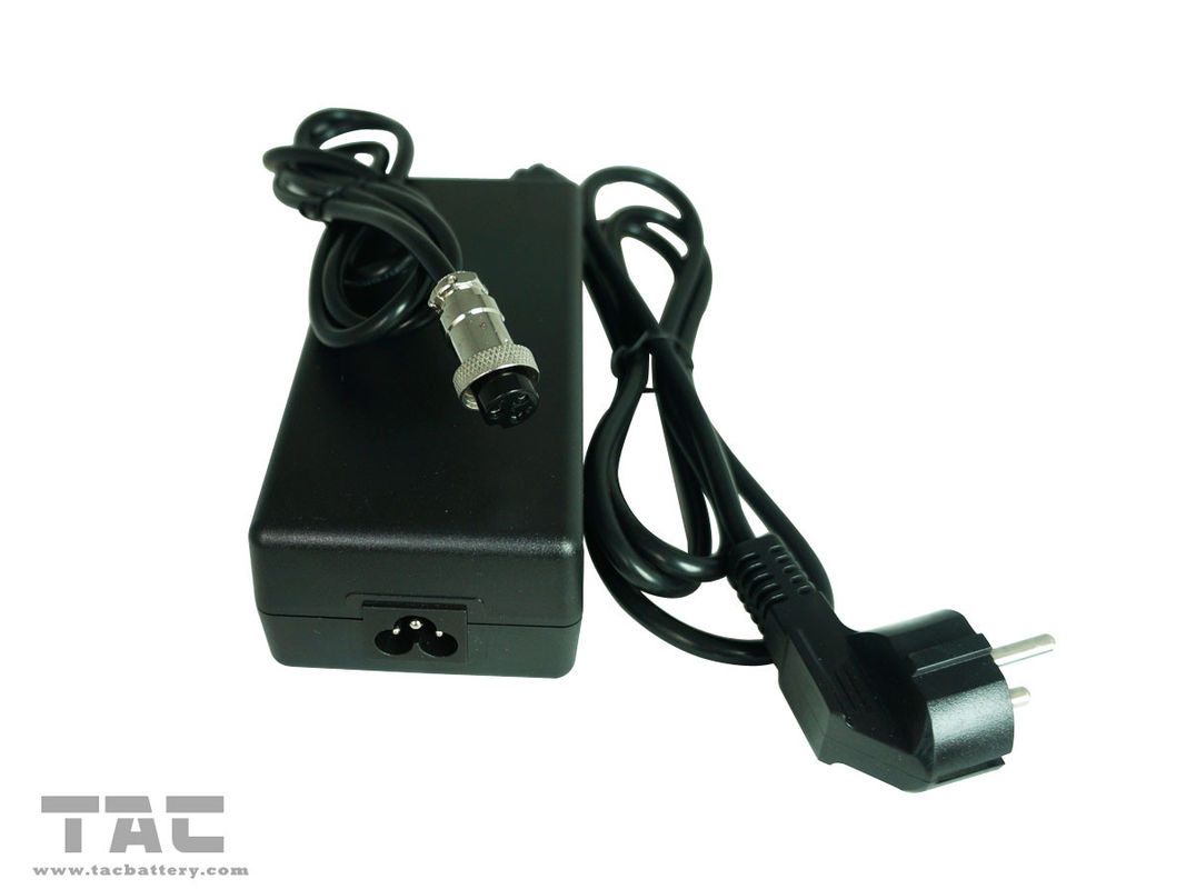 Venda a quente Carregadores portáteis de bateria de 36V / 43.8V, Carregador de bateria de motocicleta personalizado