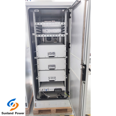 Bateria do sistema 230.4V 150AH LiFePO4 do armazenamento de energia de 50KWH ESS com refrigerar de ar do armário