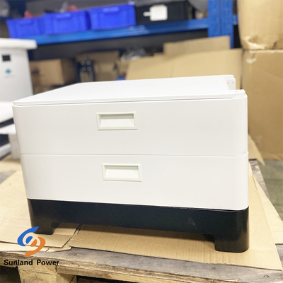 Baixa tensão que empilha o sistema 51.2V 100AH 5000WH do armazenamento de energia solar com inversor